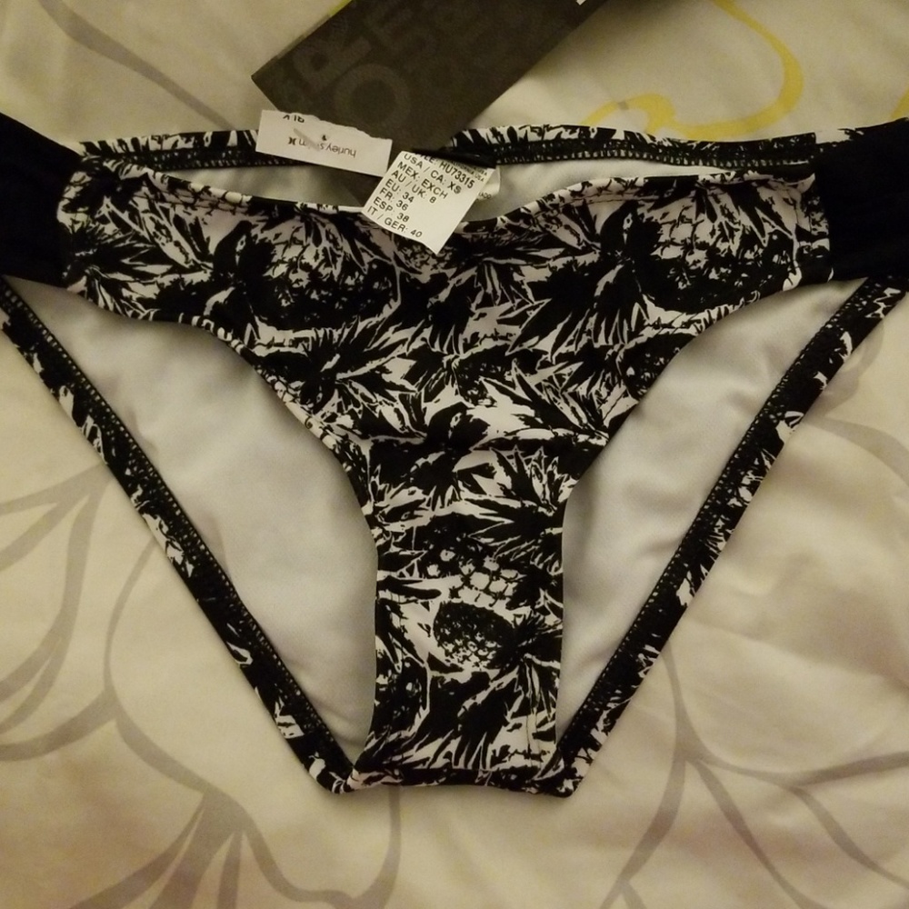 HURLEY PINEAPPLE BOTTOM